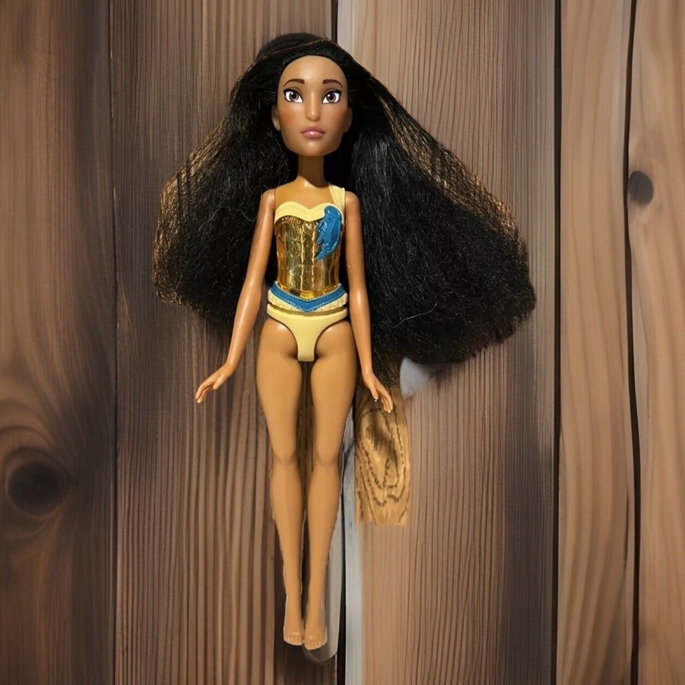 Hasbro Disney Pocahontas Fashion Doll Long Black Hair 2021 11 inch toy